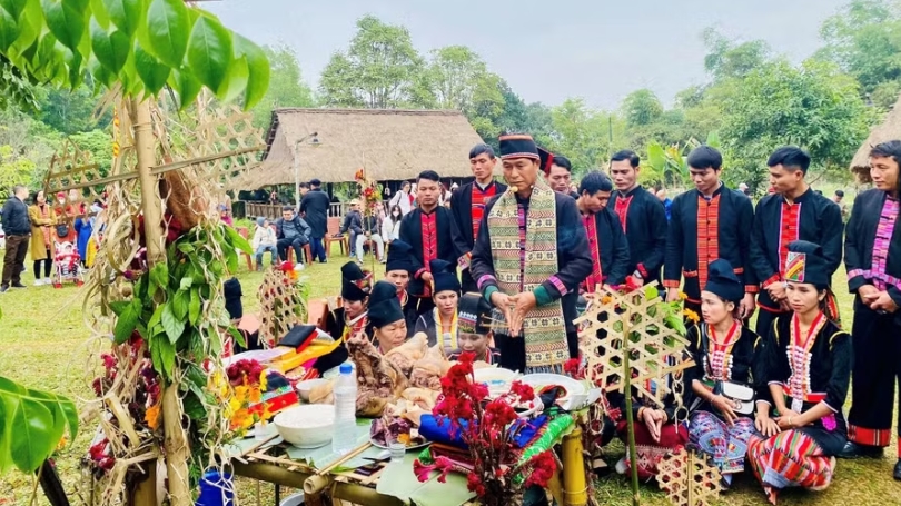 Chuỗi hoạt động đặc sắc tôn vinh giá trị văn hóa các dân tộc Việt Nam