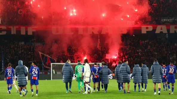 PSG chạm một tay vào ngôi vương Ligue 1