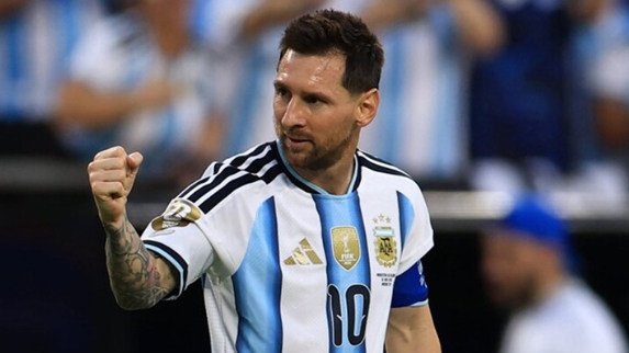 Messi lập kỷ lục 6 kỳ World Cup, ghi hat-trick trong ngày Argentina...