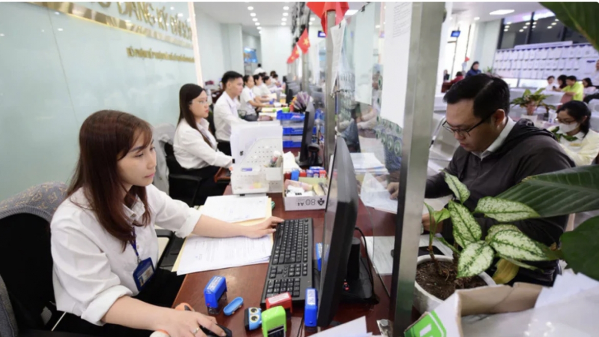 Công chứng giao dịch đất đai: Vì sao nên giữ trong luật?