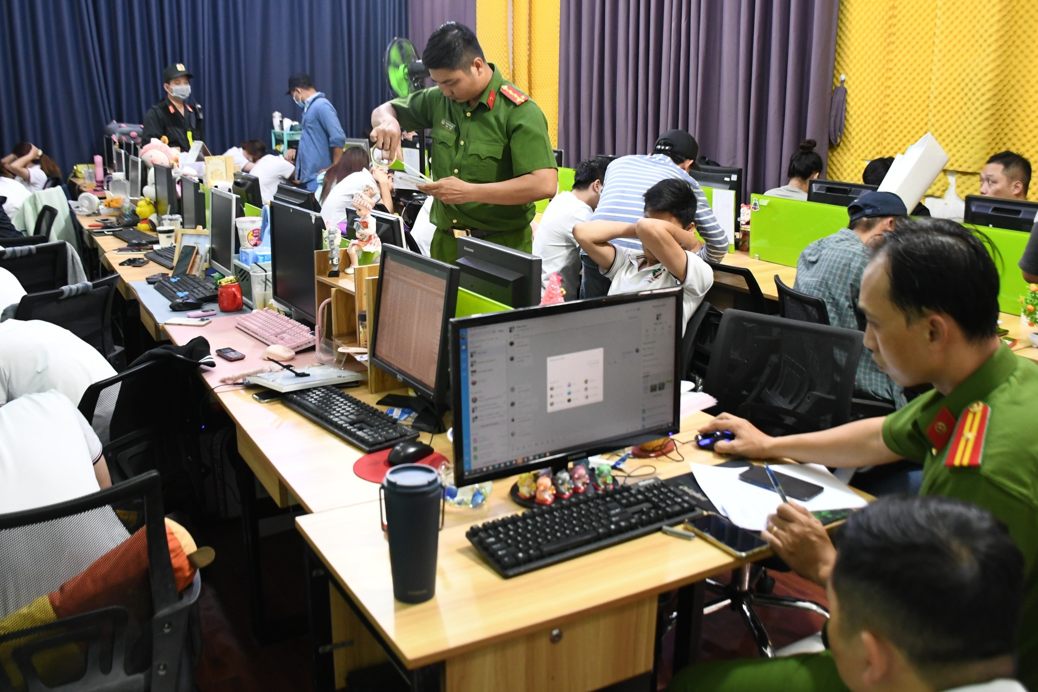 Ngan hang Phuong Dong anh 1