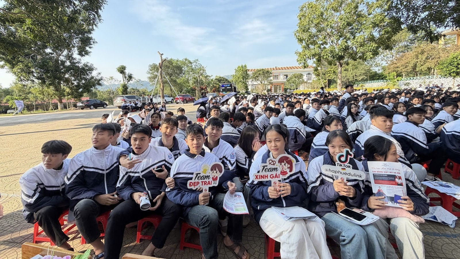 Trung tâm Dịch vụ việc làm Thanh Hóa tổ chức Sàn giao dịch việc làm, mở rộng cơ hội hướng nghiệp cho học sinh THPT