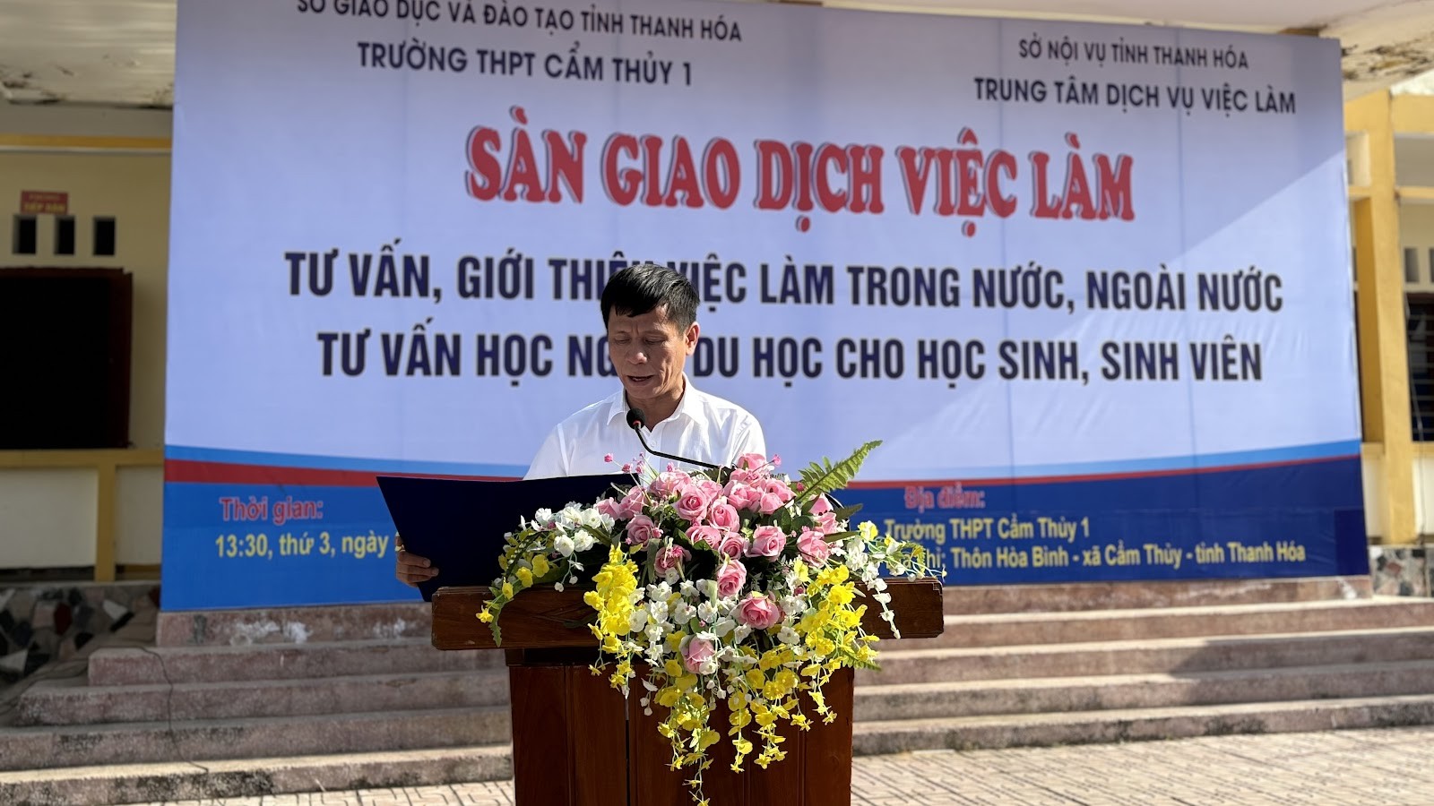 Trung tâm Dịch vụ việc làm Thanh Hóa tổ chức Sàn giao dịch việc làm, mở rộng cơ hội hướng nghiệp cho học sinh THPT