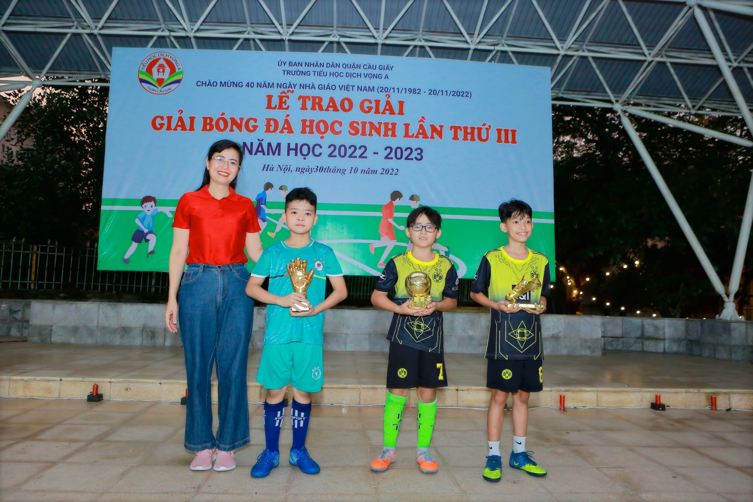 Trường Tiểu học Dịch Vọng A tổ chức thành công “Giải bóng đá học sinh lần thứ III năm học 2022-2023” Trường Tiểu học Dịch Vọng A tổ chức thành công “Giải bóng đá học sinh lần thứ III năm học 2022-2023”