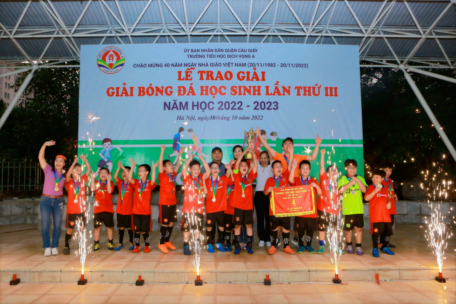 Trường Tiểu học Dịch Vọng A tổ chức thành công “Giải bóng đá học sinh lần thứ III năm học 2022-2023” Trường Tiểu học Dịch Vọng A tổ chức thành công “Giải bóng đá học sinh lần thứ III năm học 2022-2023”