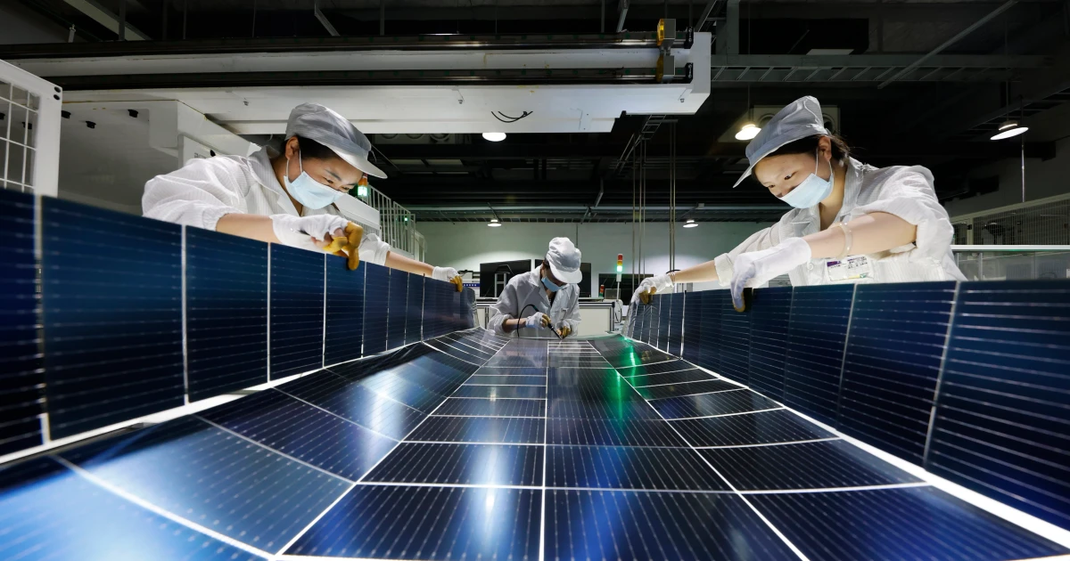 Điện mặt trời tăng tốc giữa căng thẳng địa chính trị