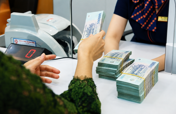 Lãi suất ngân hàng đảo chiều, áp lực thanh khoản lại nóng lên