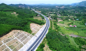 Hạ tầng cao tốc tăng tốc về đích