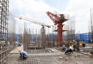 Doanh nghiệp xây dựng đối mặt áp lực kép