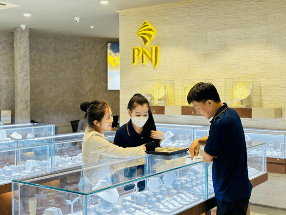 PNJ: Vì sao thoái vốn đầu tư khỏi Người Bạn Vàng?