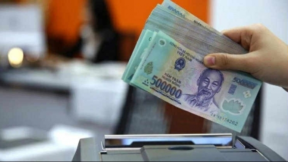 Tín dụng tăng tốc vượt mục tiêu, nguy cơ lạm phát trở lại