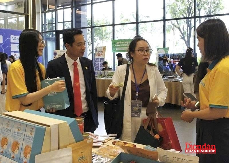 Gắn đối thoại chính sách với chuyển đổi số và xúc tiến thương mại Gắn đối thoại chính sách với chuyển đổi số và xúc tiến thương mại