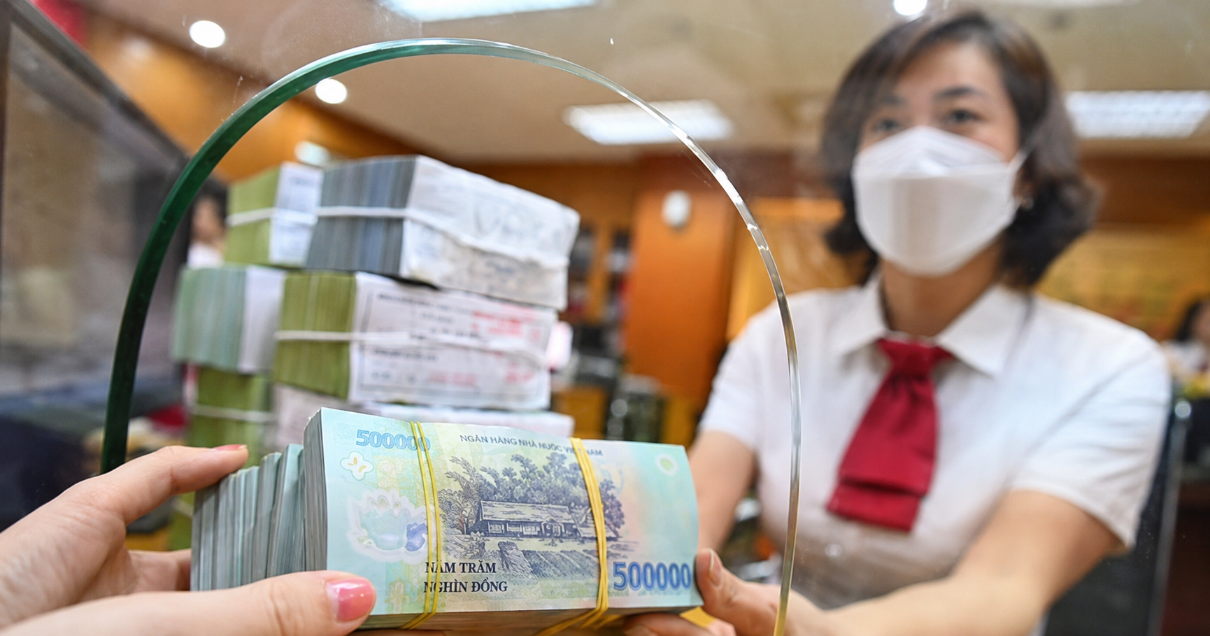 Dư nợ vượt 5 triệu tỷ đồng, ngân hàng phân hóa kế hoạch cho vay bất động sản Dư nợ vượt 5 triệu tỷ đồng, ngân hàng phân hóa kế hoạch cho vay bất động sản