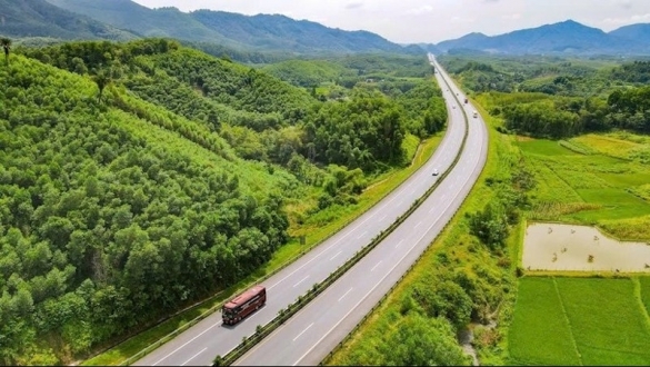 Đột phá chính sách thu hút nguồn lực hoàn thành 9.000 km đường cao tốc