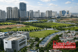 Thanh khoản bất động sản suy giảm, chủ đầu tư chịu áp lực kép