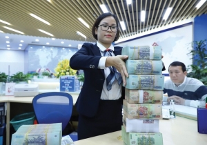 Lãi suất thấp kéo dài, ngân hàng đối mặt bài toán biên lãi ròng (NIM) trong năm 2026