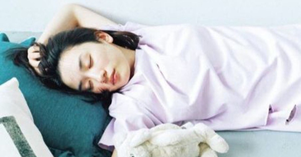 Sai lầm khi ngủ sẽ gây hại cho tóc và da Sai lầm khi ngủ sẽ gây hại cho tóc và da