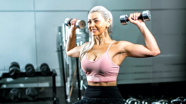 Cách để có vóc dáng cân đối sau tuổi 50