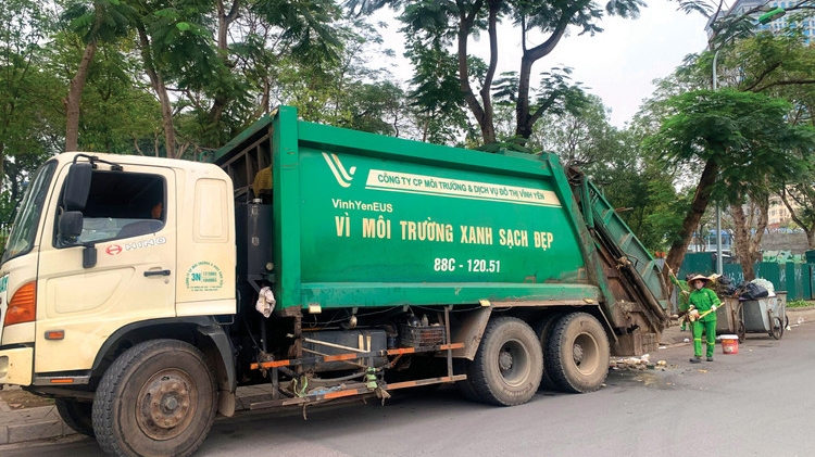 Loạt gói thầu trăm tỷ vệ sinh môi trường tại Hà Nội: Nhà thầu truyền thống gặp đối thủ giá thấp hơn