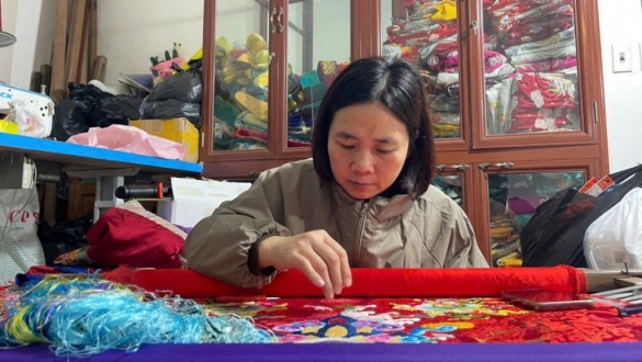 Làng thêu Đông Cứu: Nơi giữ hồn khăn chầu, áo ngự giữa nhịp sống Thủ đô