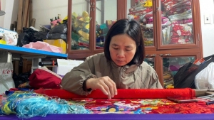 Làng thêu Đông Cứu: Nơi giữ hồn khăn chầu, áo ngự giữa nhịp sống Thủ đô
