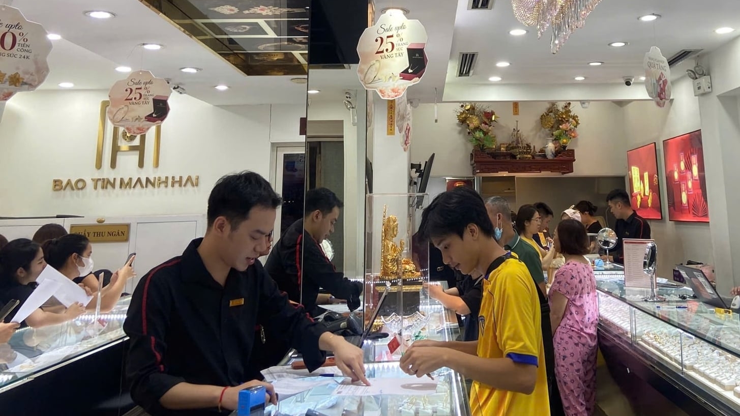 Giá vàng hôm nay 16/1: Giữ vững ở mức gần 163 triệu/lượng