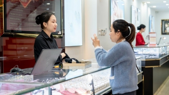 Giá vàng hôm nay 26/1: Phá đỉnh, lên mức 176,5 triệu/lượng