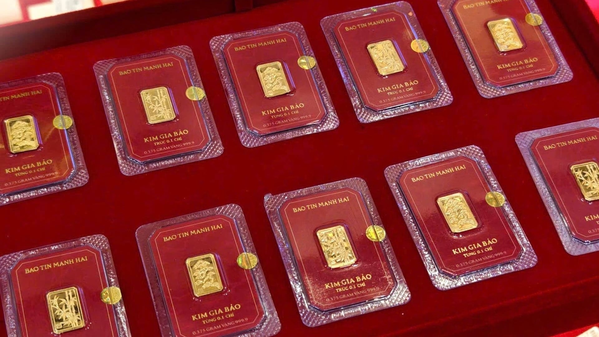 Giá vàng hôm nay 14/2: Vàng miếng "bốc hơi" 2 triệu/lượng