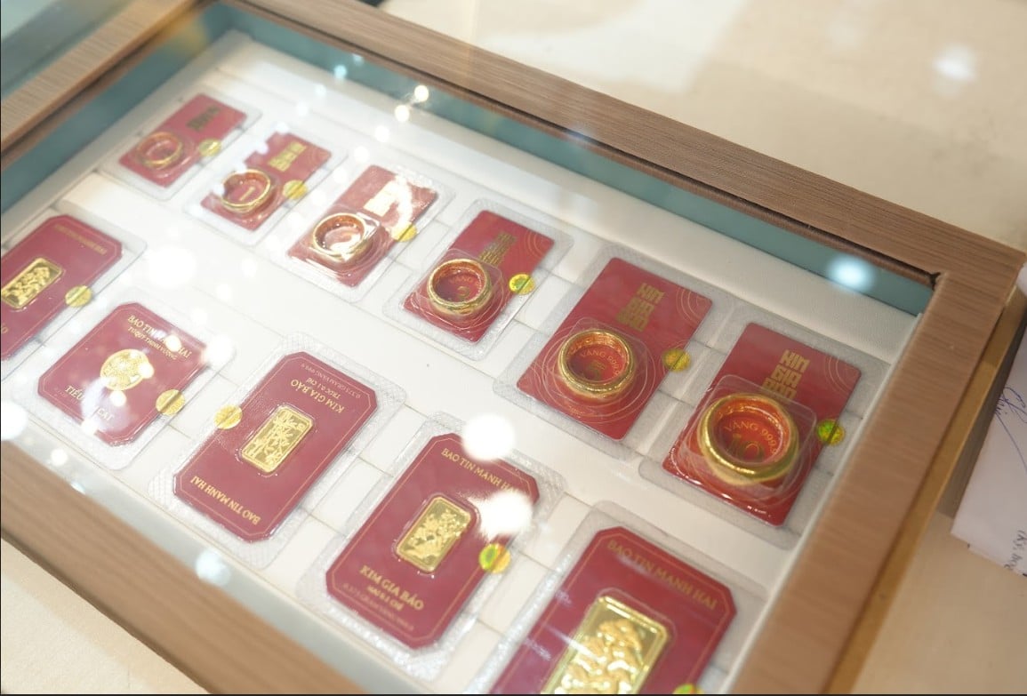 Giá vàng hôm nay 19/3: Vàng miếng, vàng nhẫn ‘bốc hơi’ tới gần 5 triệu/lượng