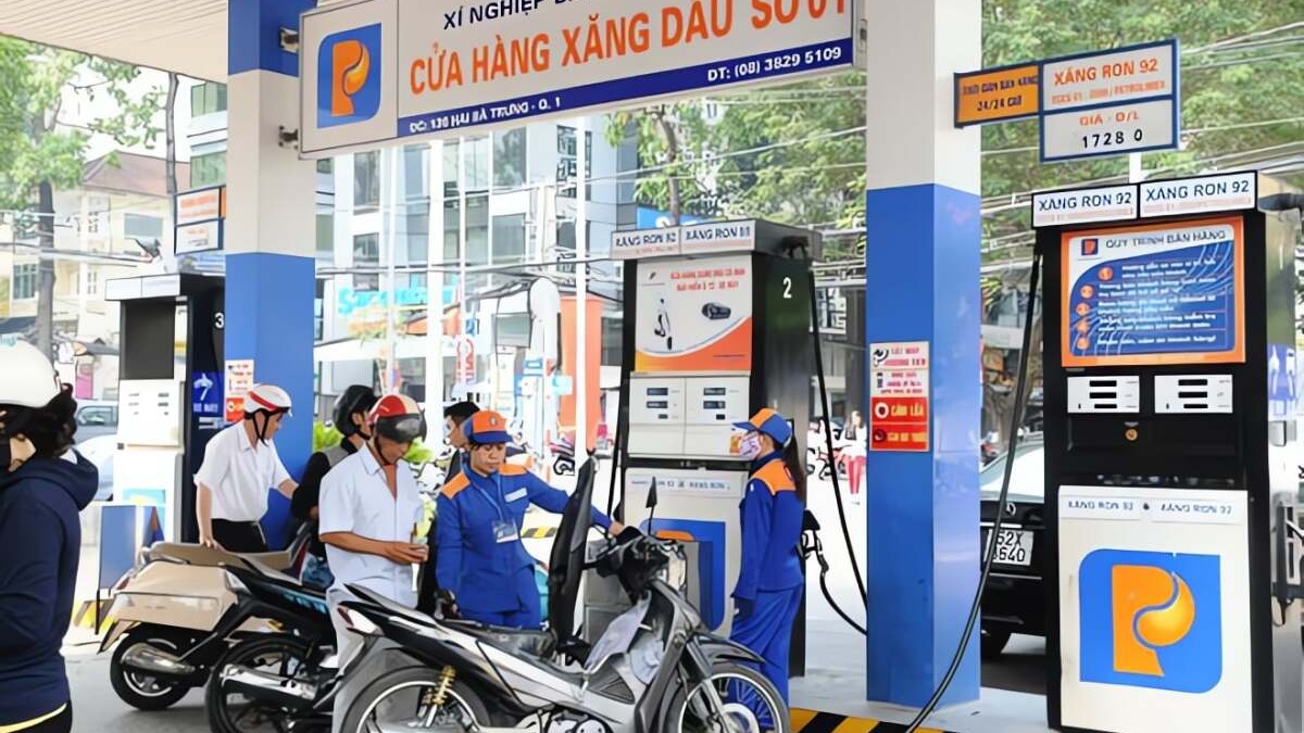 Bộ Chính trị yêu cầu đảm bảo nguồn cung xăng dầu