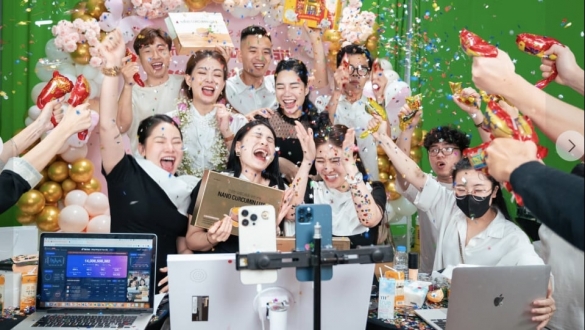 Công nghiệp livestream: "Cỗ máy in tiền" trăm tỷ của các streamer Việt