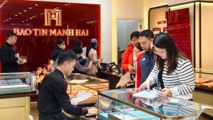 Giá vàng hôm nay 10/4: Động thái lạ, đồng loạt tăng giá mua vào