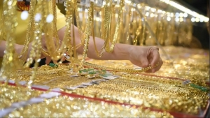 Người nhập cảnh mang từ 300gram vàng trở lên phải khai báo hải quan