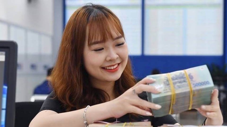 Lãi suất liên ngân hàng biến động mạnh, thanh khoản căng đến bao giờ?