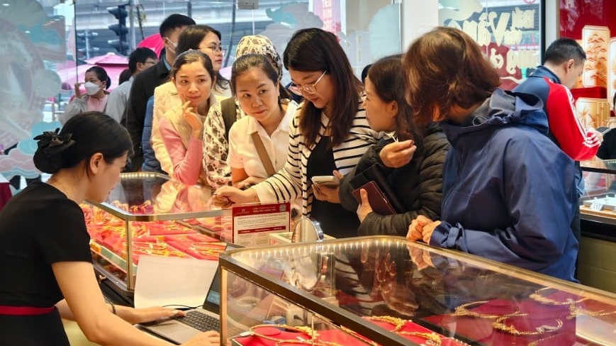 Giá vàng hôm nay 29/4: Giảm mạnh trước kỳ nghỉ lễ