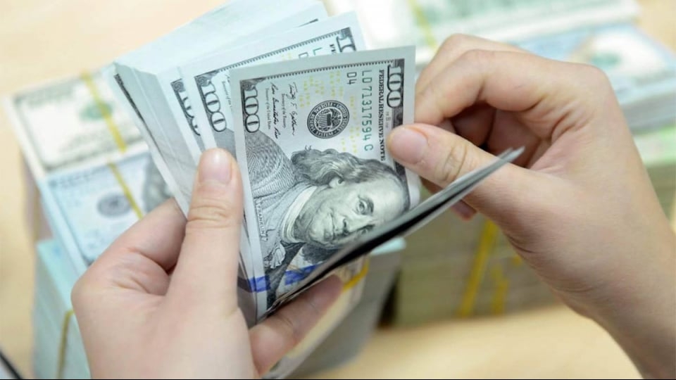 Giá USD ngân hàng lập đỉnh mới, vượt 26.200 đồng