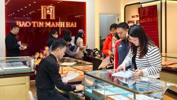 Giá vàng hôm nay 19/5: Tăng nhẹ, thăm dò biến động lãi suất