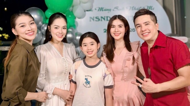 Con gái cố diễn viên Mai Phương gây chú ý với ngoại hình phổng phao ở tuổi 13