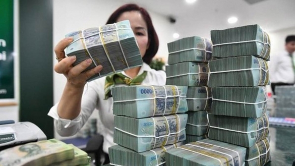 Mặt bằng lãi suất hạ nhiệt, các ngân hàng lần lượt rời bỏ mốc 7%/năm