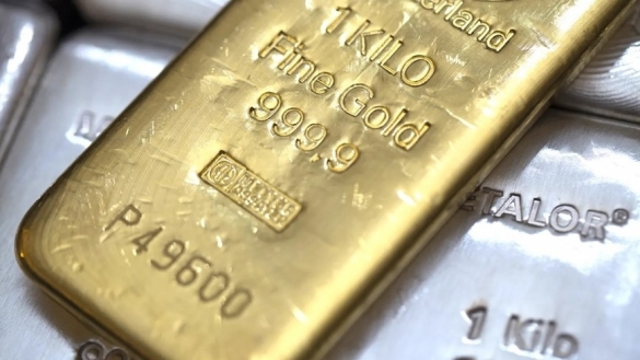 Giá vàng thế giới giảm do đồng USD phục hồi