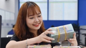 Lãi suất liên ngân hàng tăng vọt lên 11%