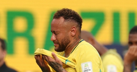 Neymar bị chỉ trích là tiền đạo tệ nhất lịch sử tuyển Brazil dù sở hữu kỷ lục ghi bàn