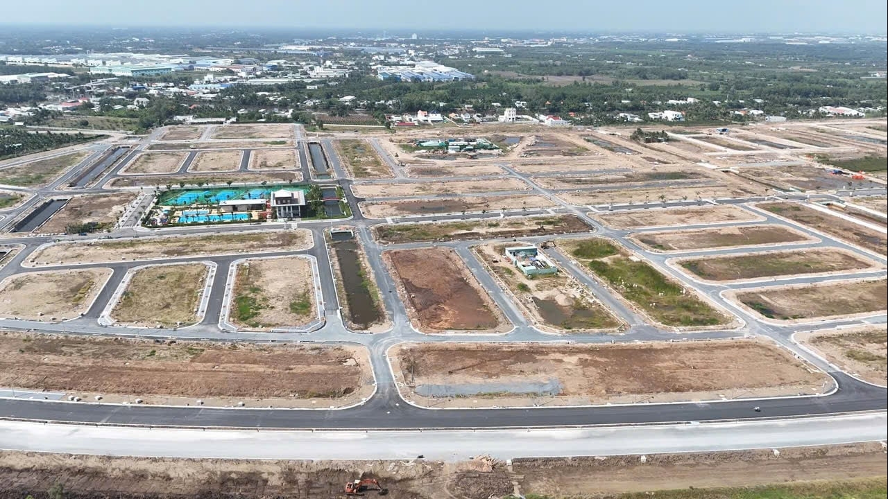 Giá đất nền lao dốc, có nơi giảm hơn 65% chỉ sau nửa năm
