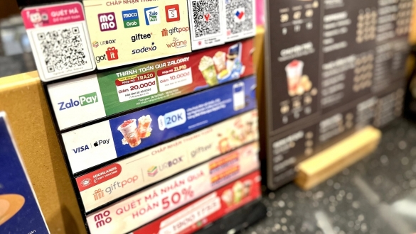 Thu phí người dùng: Bài toán khó của ví điện tử