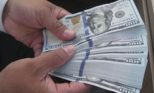 Giá USD đồng loạt đi xuống, thị trường tự do giảm mạnh