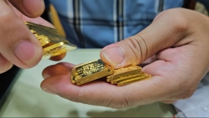 Giá vàng miếng SJC bất ngờ quay đầu giảm mạnh