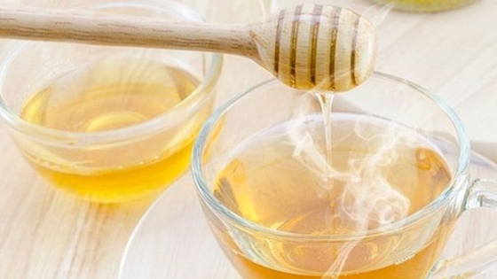 Những lợi ích bất ngờ khi uống nước mật ong ấm buổi sáng
