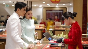 Giá vàng hôm nay 29/10: Vàng thế giới chìm trong sắc đỏ