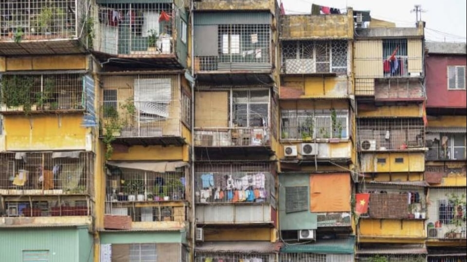 Vì sao chưa thể phá dỡ bắt buộc chung cư cũ?