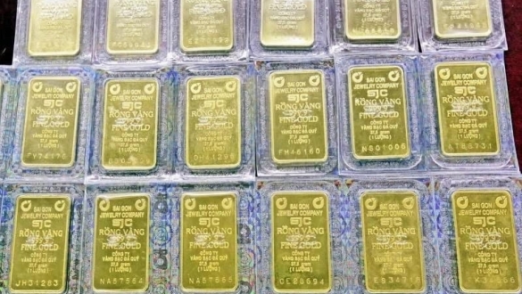 Giá vàng SJC tăng vọt gần 2 triệu đồng, vượt mốc 153 triệu đồng/lượng trong sáng 13/11